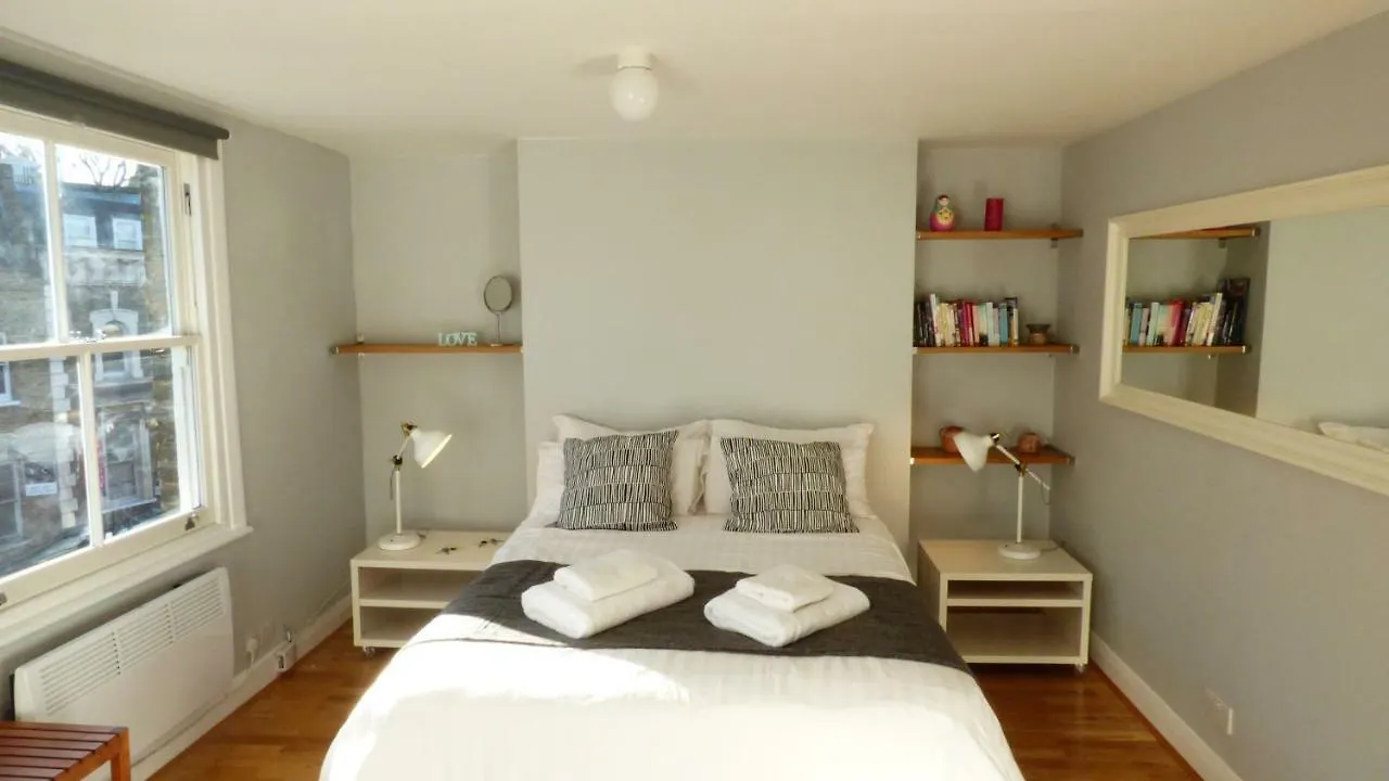 Trendy 2 Bedroom Apartment In Vibrant Shoreditch, Central London Zone 1 Free Wifi - Sleeps 4+2