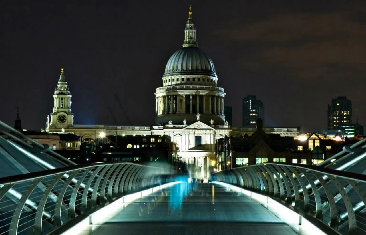 Trendy 2 Bedroom Apartment In Vibrant Shoreditch, Central London Zone 1 Free Wifi - Sleeps 4+2