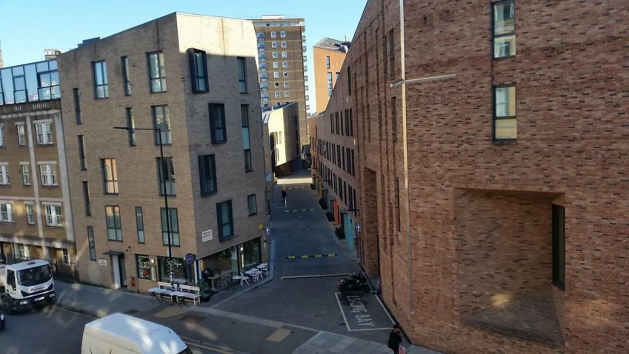 Trendy 2 Bedroom Apartment In Vibrant Shoreditch, Central London Zone 1 Free Wifi - Sleeps 4+2