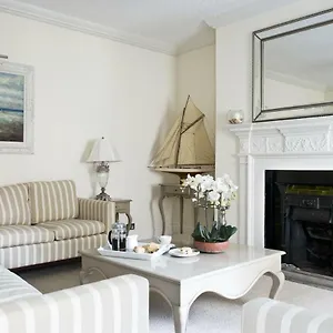 https://albany-house-whitby.yorkshirehotels.net