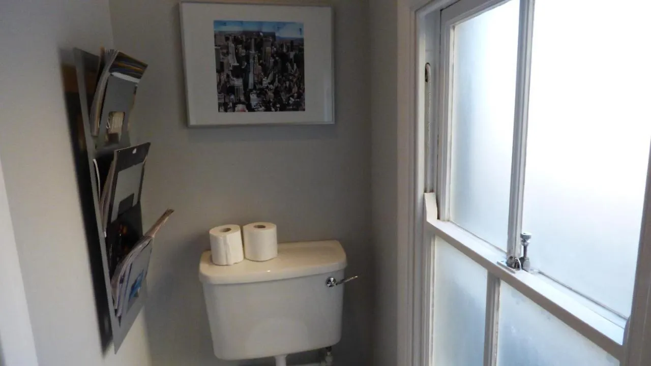 Trendy 2 Bedroom Apartment In Vibrant Shoreditch, Central London Zone 1 Free Wifi - Sleeps 4+2