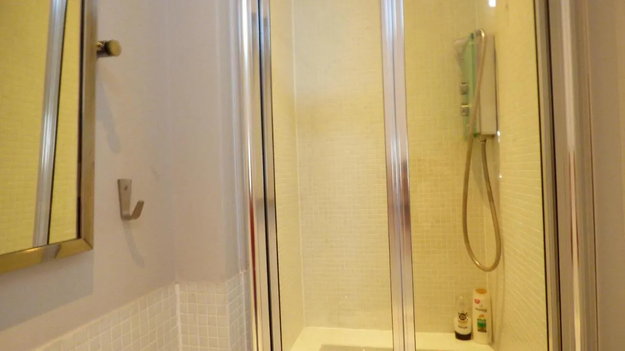 Trendy 2 Bedroom Apartment In Vibrant Shoreditch, Central London Zone 1 Free Wifi - Sleeps 4+2