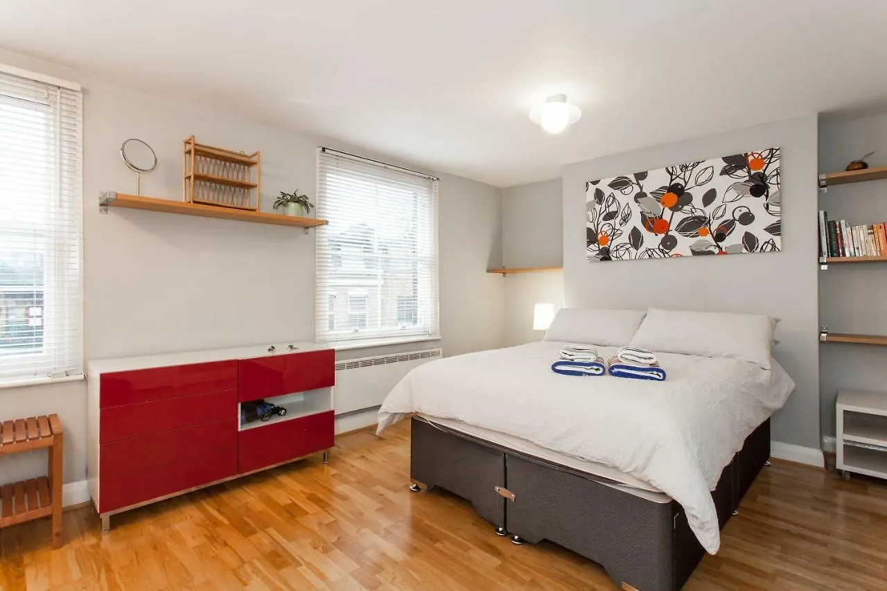 Trendy 2 Bedroom Apartment In Vibrant Shoreditch, Central London Zone 1 Free Wifi - Sleeps 4+2 0*,  United Kingdom