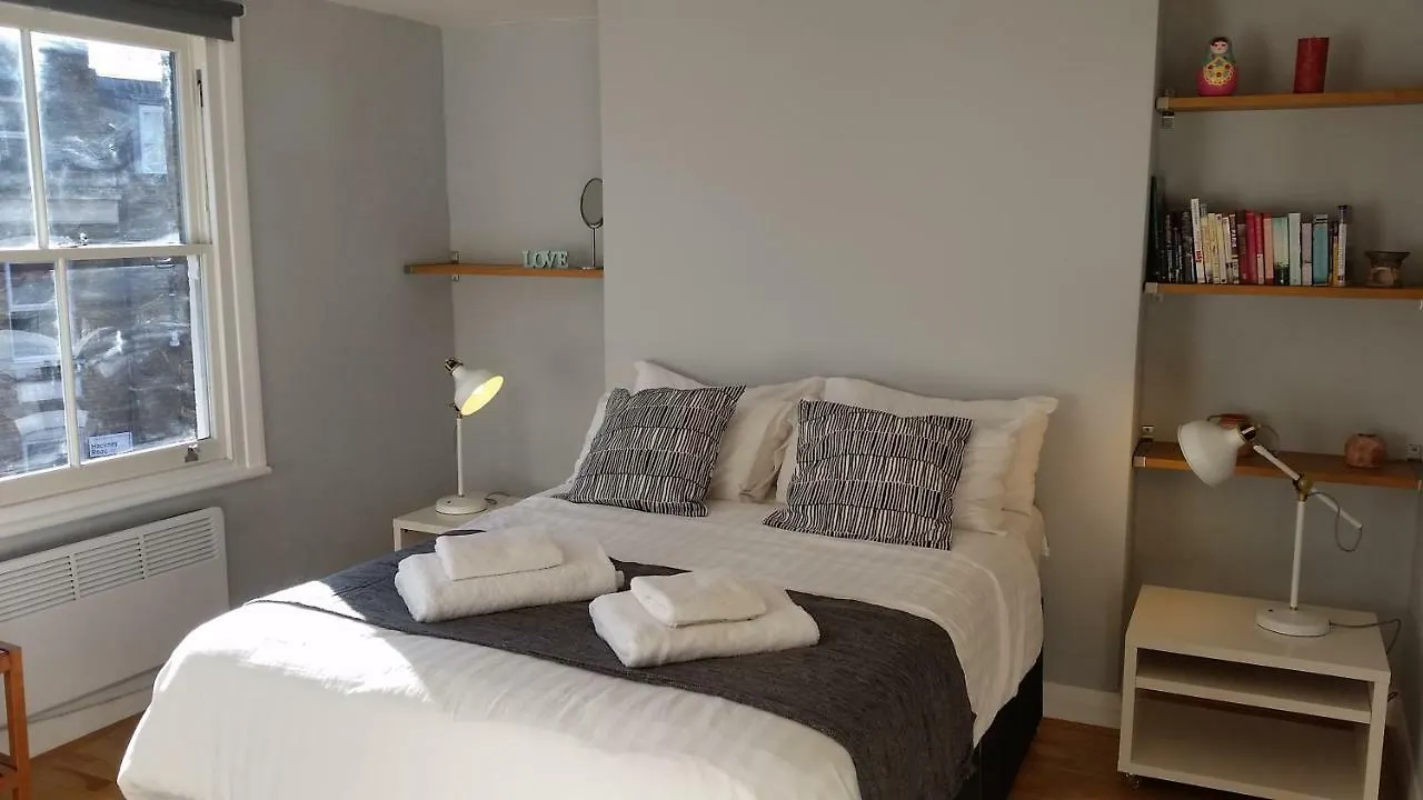 Trendy 2 Bedroom Apartment In Vibrant Shoreditch, Central London Zone 1 Free Wifi - Sleeps 4+2
