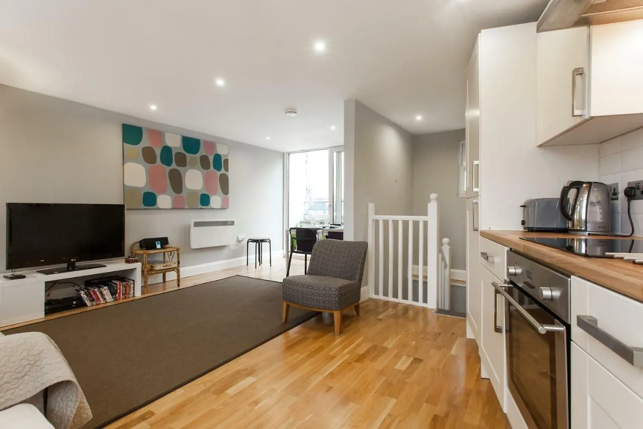 Trendy 2 Bedroom Apartment In Vibrant Shoreditch, Central London Zone 1 Free Wifi - Sleeps 4+2 0*,