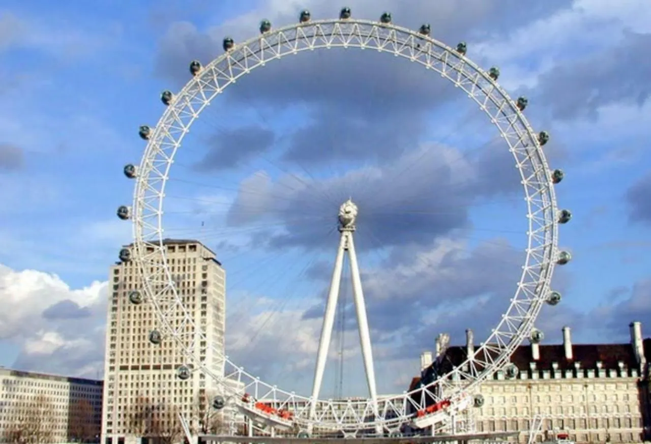 Trendy 2 Bedroom Apartment In Vibrant Shoreditch, Central London Zone 1 Free Wifi - Sleeps 4+2