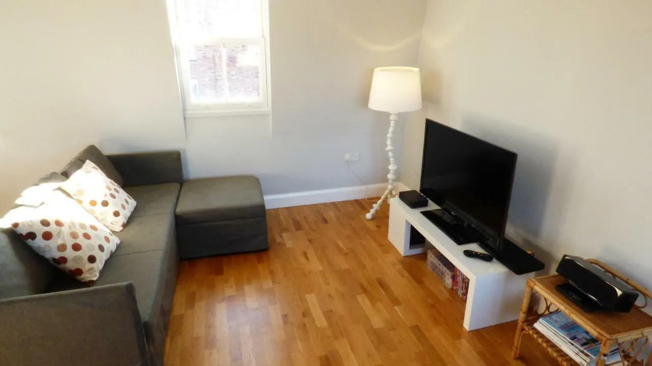 Trendy 2 Bedroom Apartment In Vibrant Shoreditch, Central London Zone 1 Free Wifi - Sleeps 4+2 United Kingdom