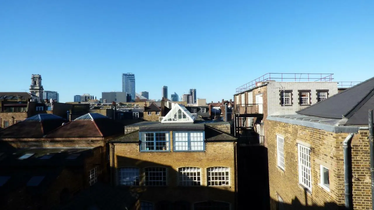 Trendy 2 Bedroom Apartment In Vibrant Shoreditch, Central London Zone 1 Free Wifi - Sleeps 4+2 0*,  United Kingdom